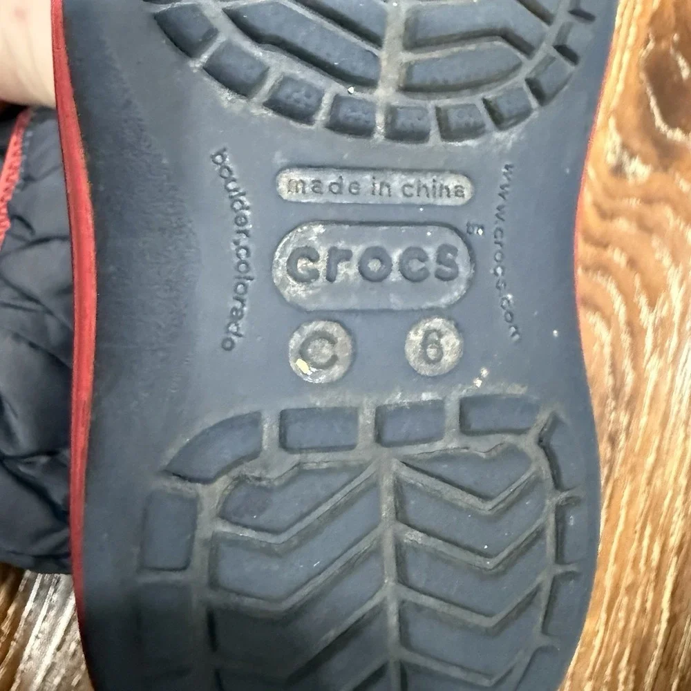 Toddler‎ Boy's or Girl's Crocs Snow Boots Size 6C  Navy Blue Red Trim